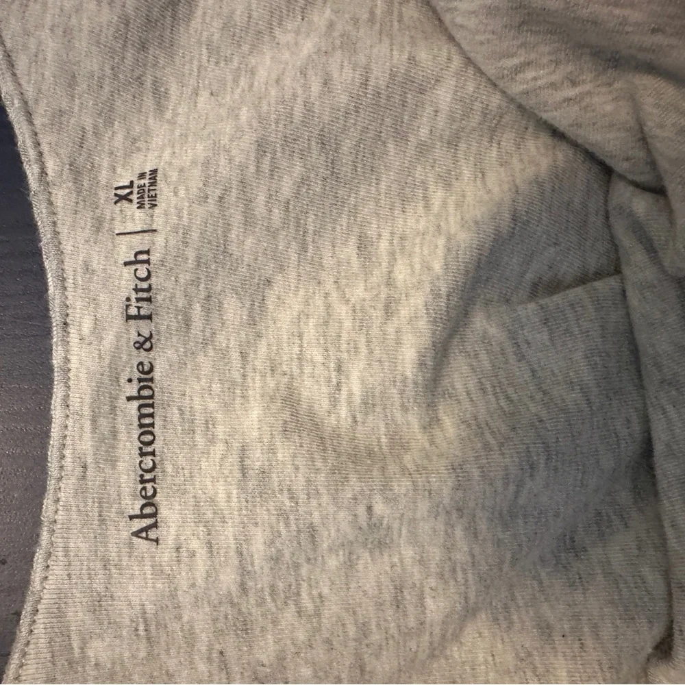 Abercrombie top XL - Picture 5 of 6